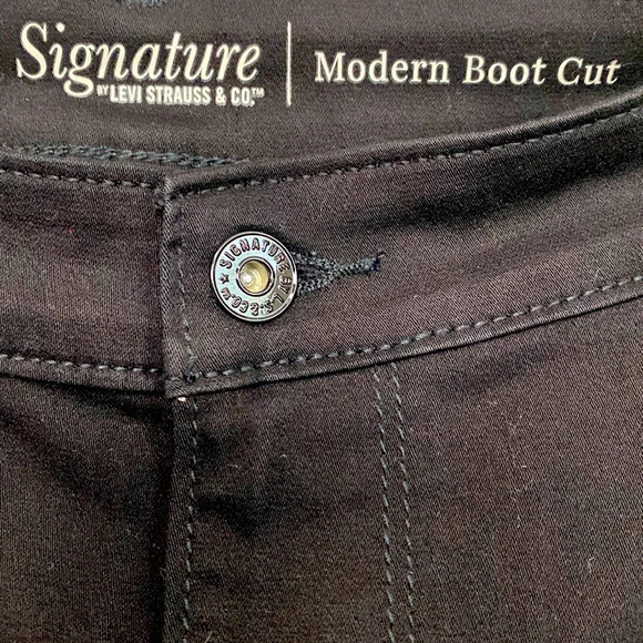 Signature by Levi Strauss Westerncore Black Noir Cowgirl Boot Cut Jeans Size 24 - Picture 2 of 5